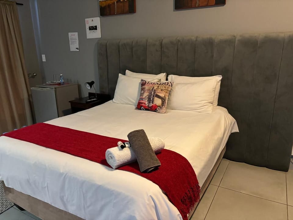 Comfort Double Room | Desk, laptop workspace, iron/ironing board (on request), WiFi (free)