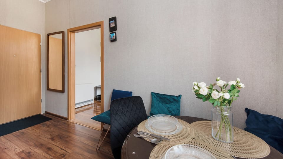 Studio (10) | In-room dining