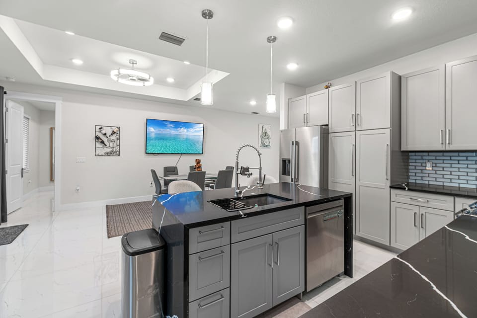 House, 3 Bedrooms | Private kitchen