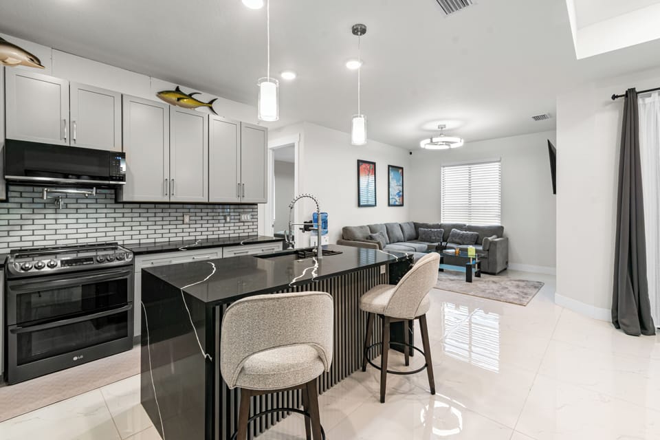 House, 3 Bedrooms | Private kitchen