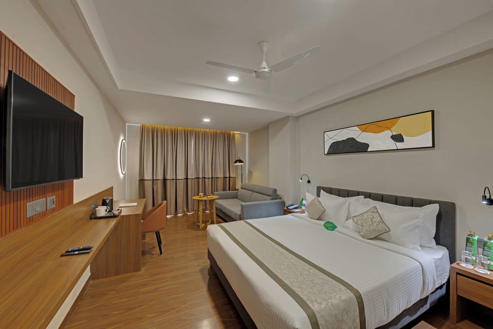 Executive Room, 1 King Bed, City View