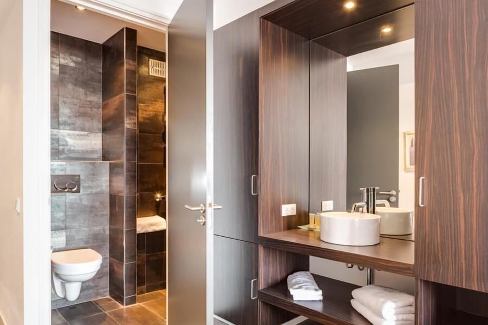 Classic Double Room, Balcony, Sea View | Bathroom