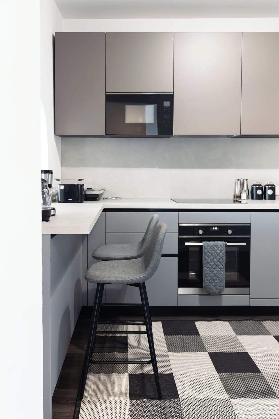 Comfort Apartment, Sea View | Private kitchen | Fridge, microwave, oven, stovetop