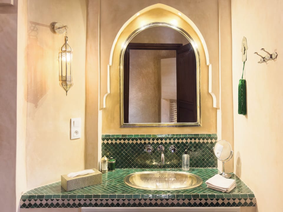 Bacha | Bathroom | Shower, hair dryer, bathrobes, towels
