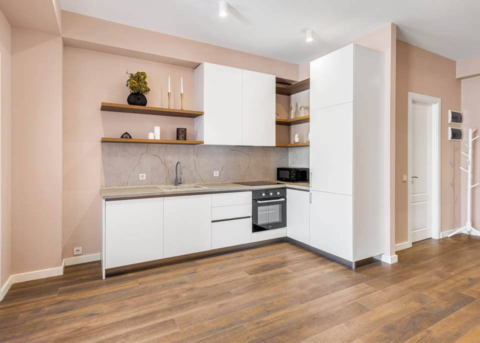 Apartment, City View | Private kitchen | Fridge, microwave, oven, stovetop