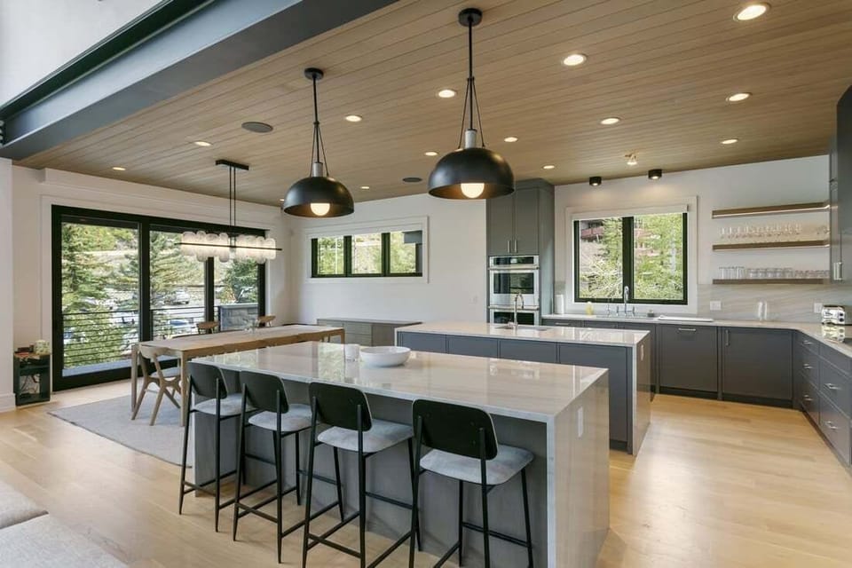 House, 5 Bedrooms | Private kitchen | Fridge, oven, coffee/tea maker, toaster