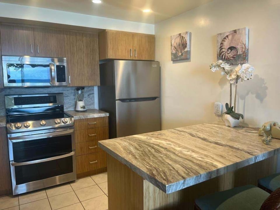 Condo, 1 Bedroom | Private kitchen | Coffee/tea maker, fridge, oven, toaster