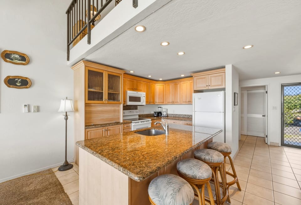 Condo, 1 Bedroom | Private kitchen | Coffee/tea maker, fridge, oven, toaster