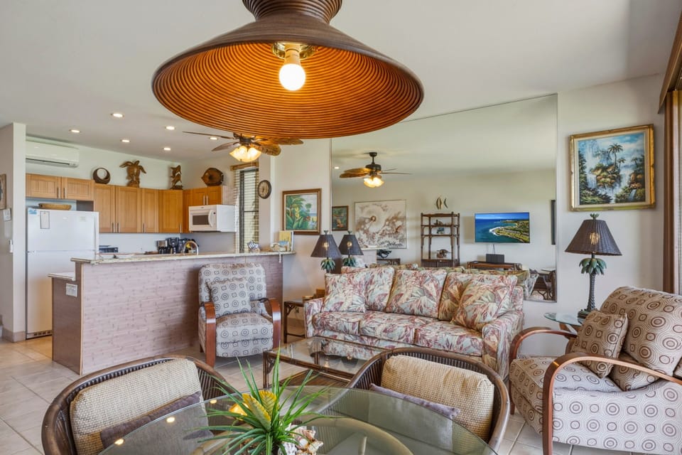 Condo, 1 Bedroom | Living area