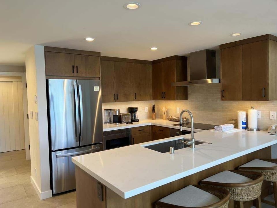 Condo, 1 Bedroom | Private kitchen | Coffee/tea maker, fridge, oven, toaster