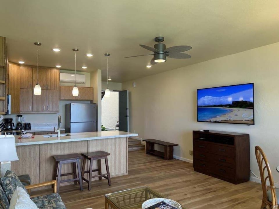 Condo, 1 Bedroom | Private kitchen | Coffee/tea maker, fridge, oven, toaster