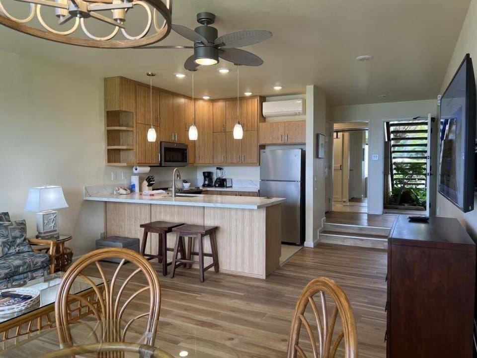Condo, 1 Bedroom | Private kitchen | Coffee/tea maker, fridge, oven, toaster