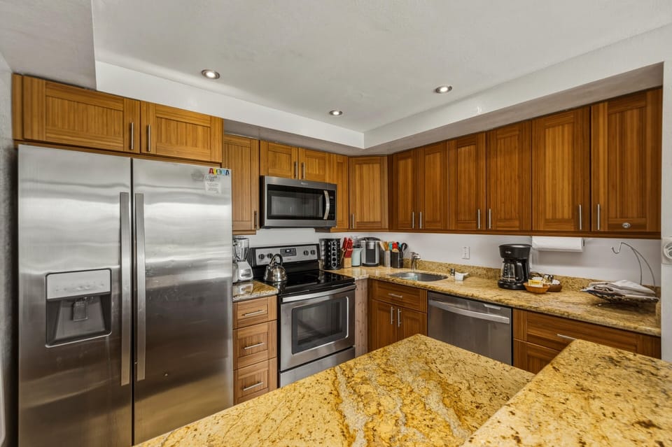 Condo, 1 Bedroom | Private kitchen | Coffee/tea maker, fridge, oven, toaster