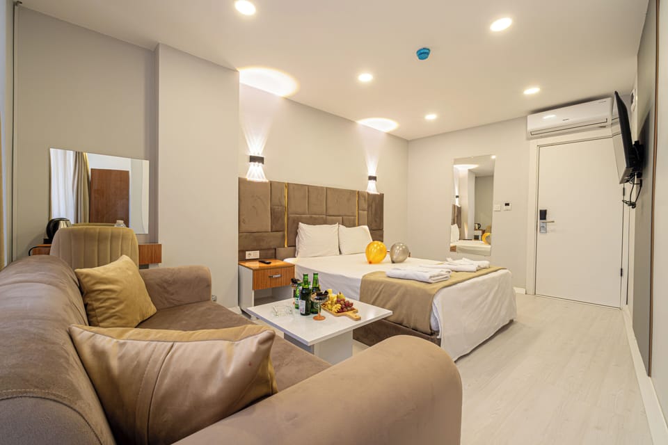 Comfort Room, City View | Desk, free WiFi