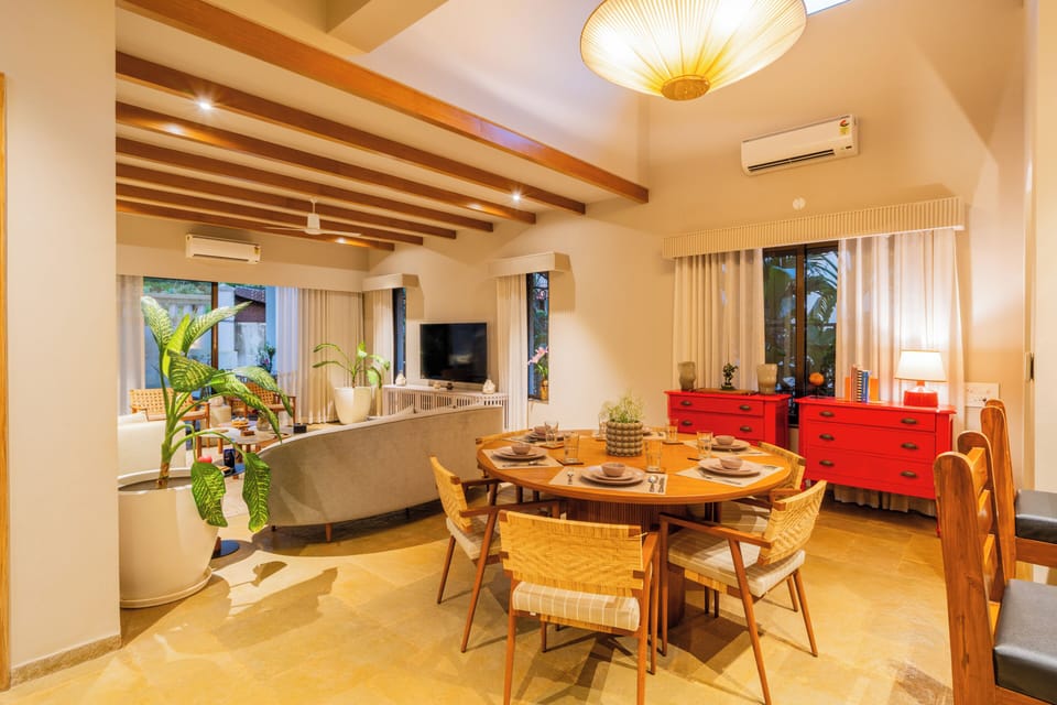 Luxury Villa, Balcony, City View | Dining
