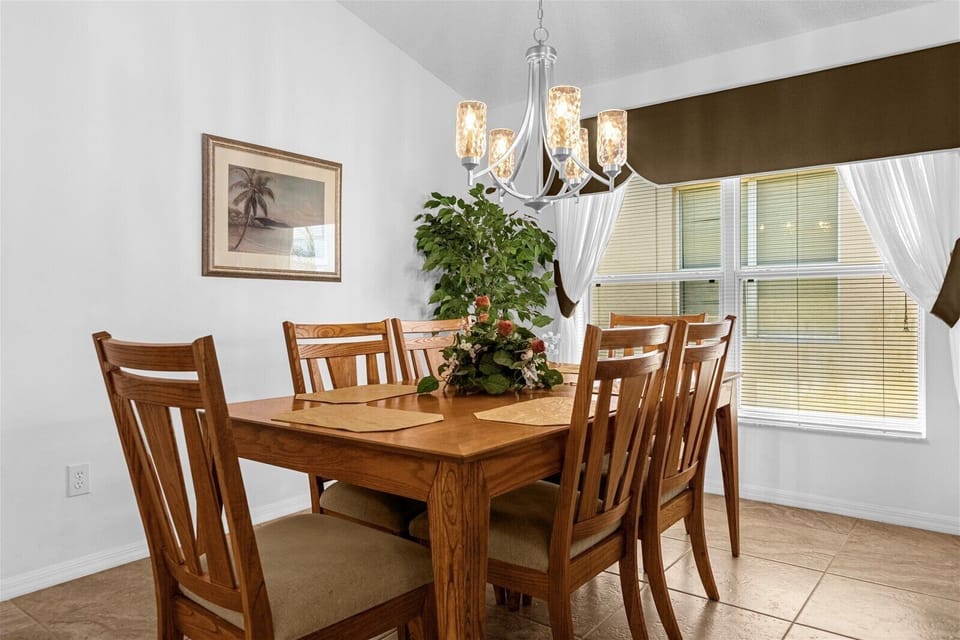 Dining Area That Seat 6 People