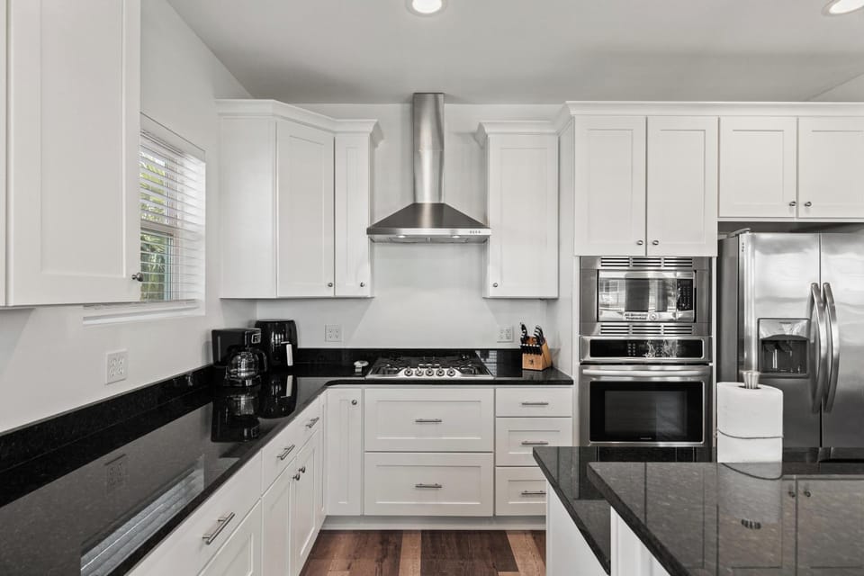 House, Resort View | Private kitchen | Coffee/tea maker, full-size fridge, microwave, oven