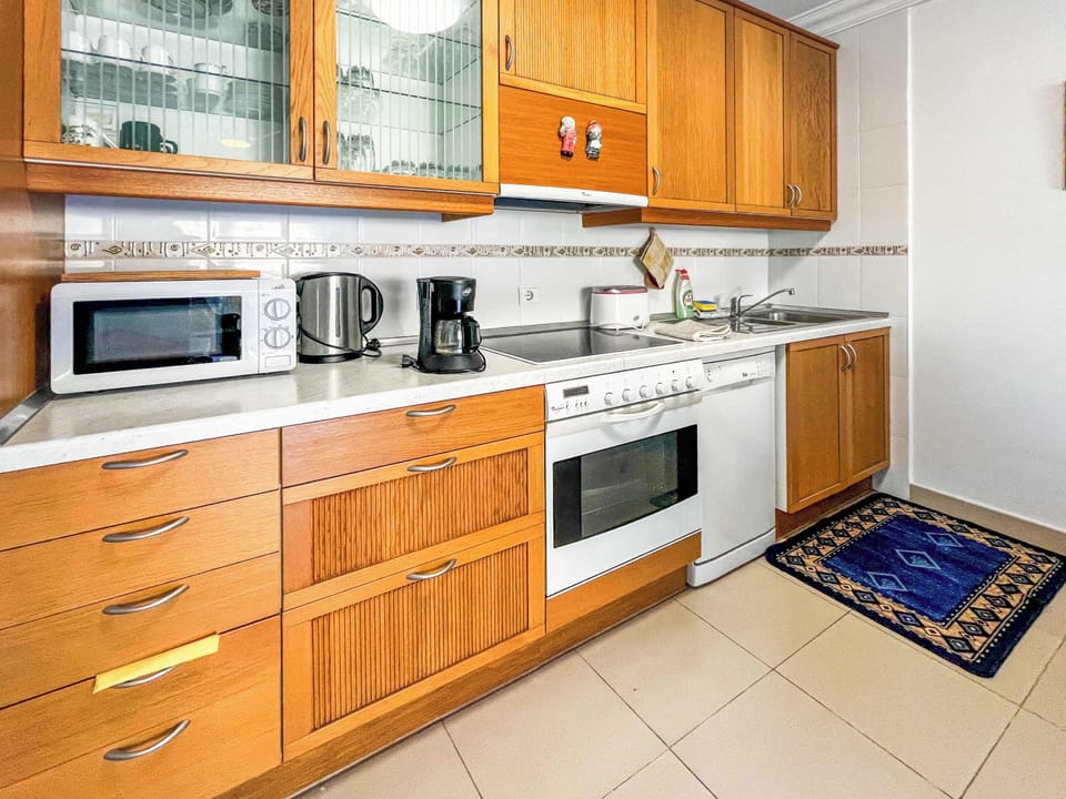 Well-equipped kitchen