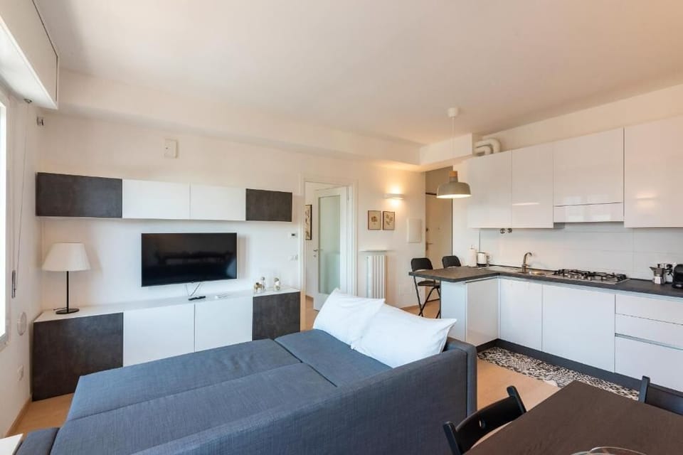 Deluxe Apartment, Courtyard View | Interior