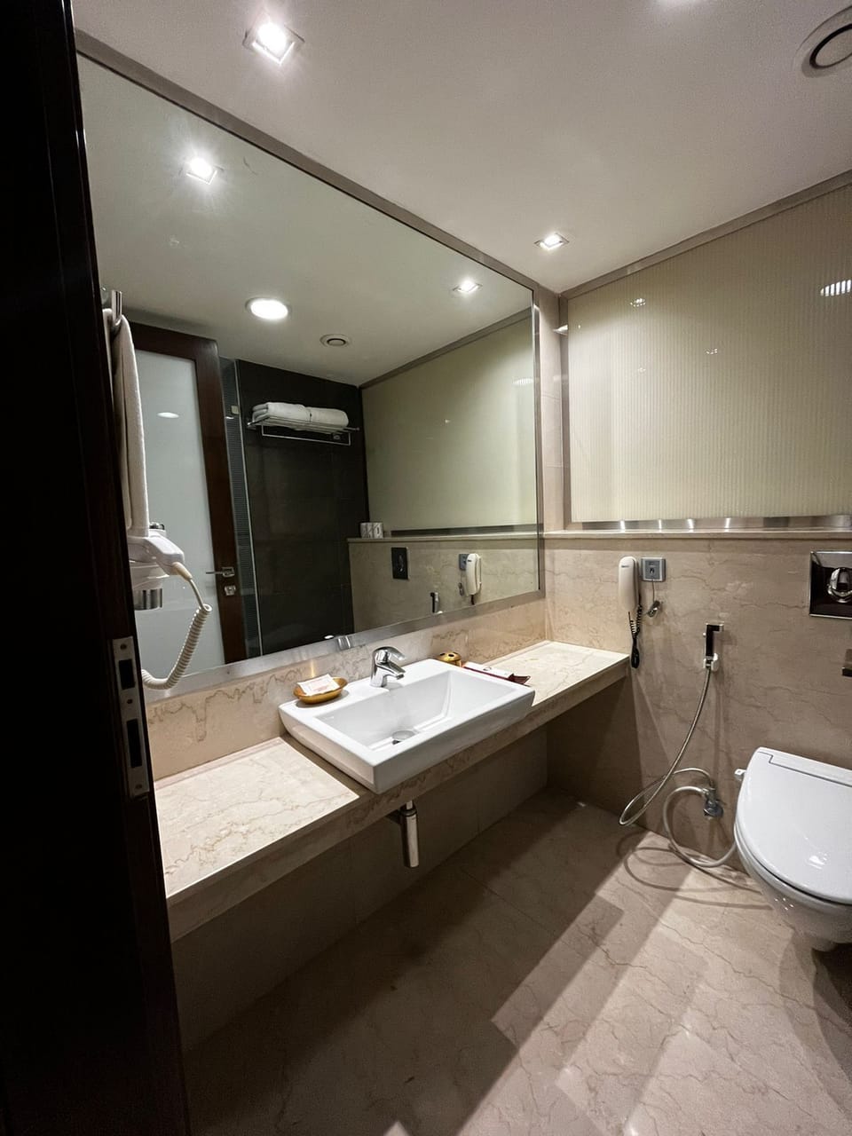 Exclusive Suite, 1 Bedroom, Smoking, Private Bathroom | Bathroom | Combined shower/tub, free toiletries, hair dryer, slippers