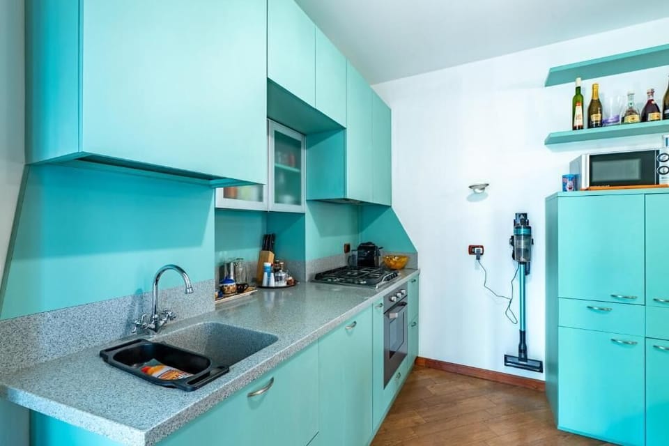 Apartment, Balcony | Private kitchen | Fridge, microwave, oven, stovetop