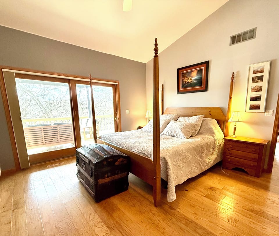 Main floor suite with deck access