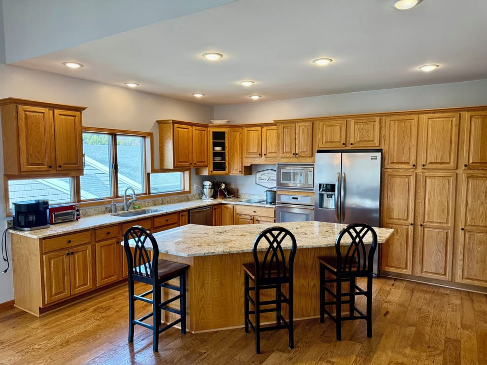Full Kitchen with island