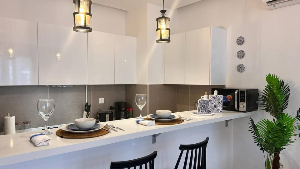 Apartment, 1 Bedroom | Dining room