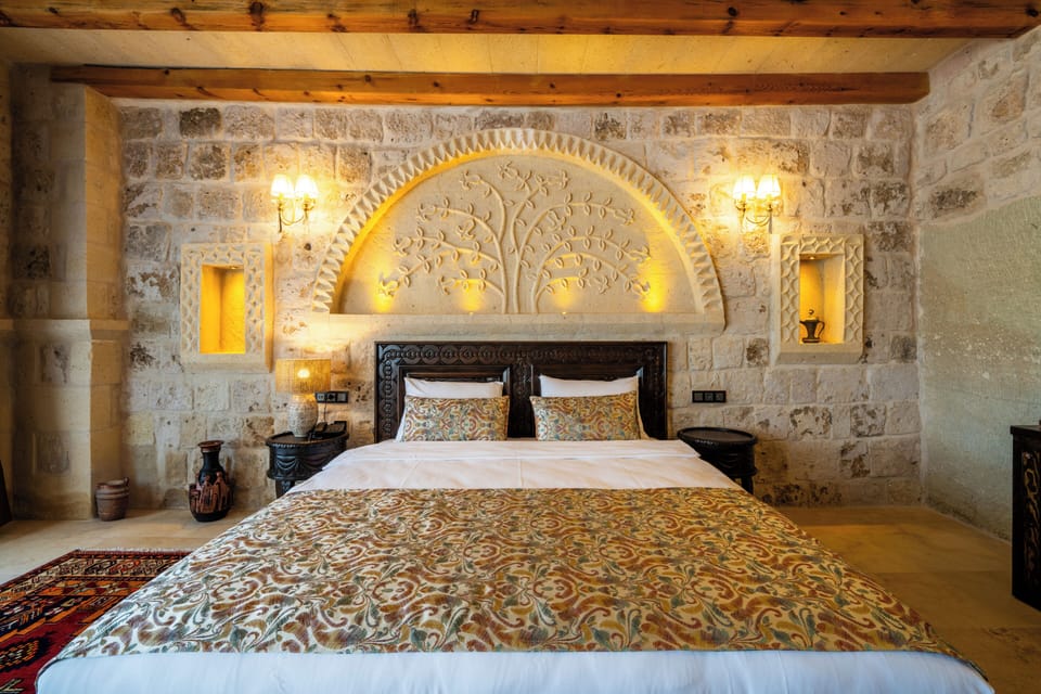 Luxury Suite, Jetted Tub, Valley View | Egyptian cotton sheets, premium bedding, down comforters