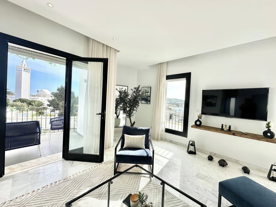 Apartment, 2 Bedrooms, Smoking | Living room