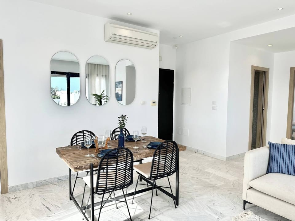Apartment, 2 Bedrooms, Smoking | Dining room