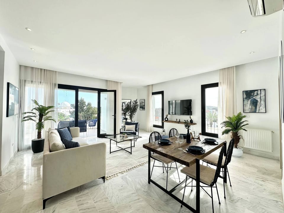 Apartment, 2 Bedrooms, Smoking | Dining room