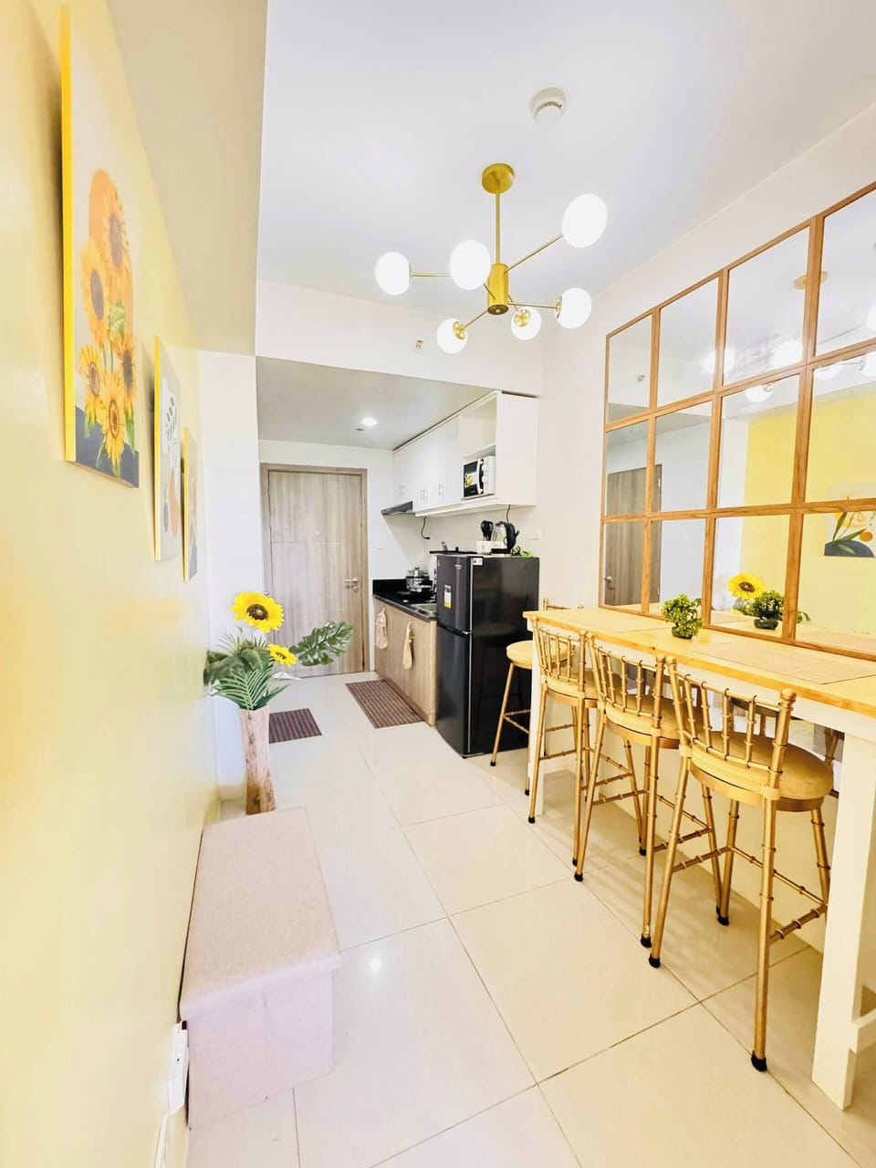 Open plan kitchen and dining.