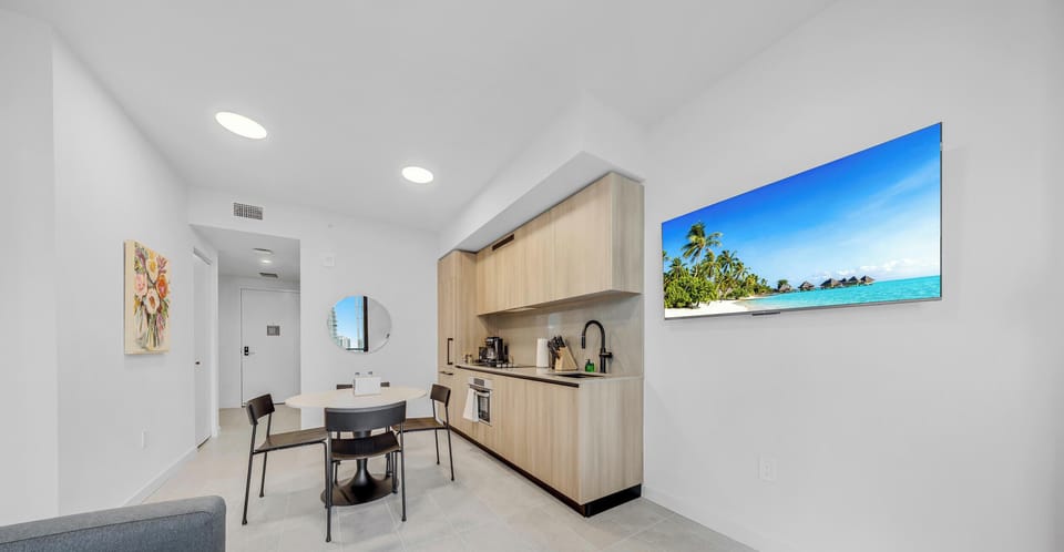 Condo, Balcony, City View | Interior