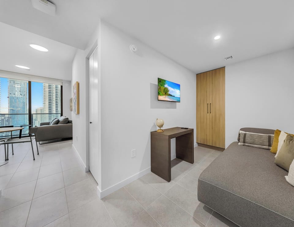 Condo, Balcony, City View | Premium bedding, blackout drapes, iron/ironing board, WiFi (free)