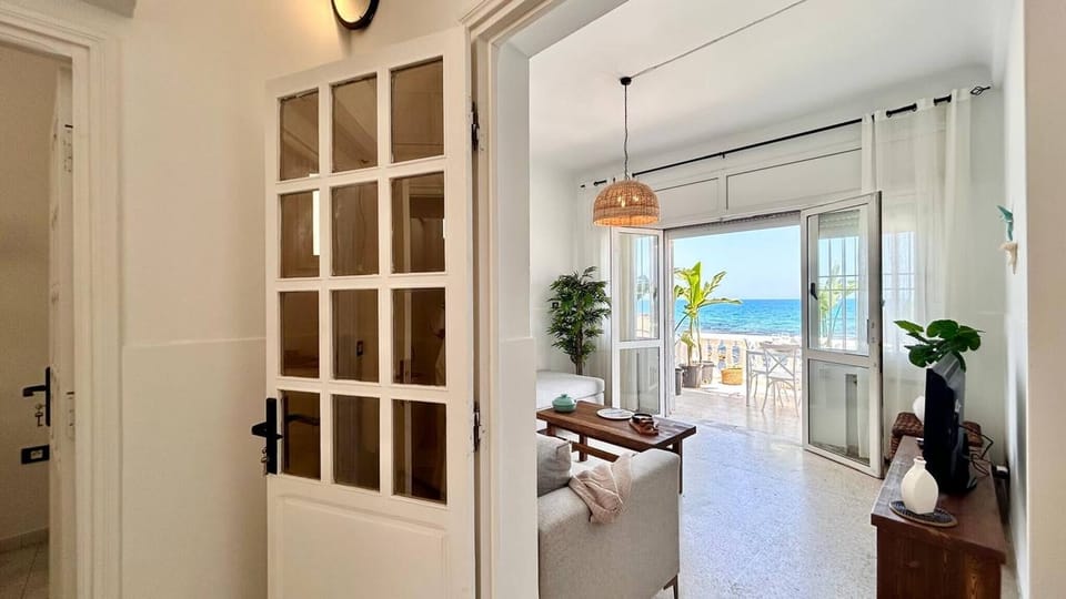 Apartment, 2 Bedrooms, Patio, Ocean View | Living area
