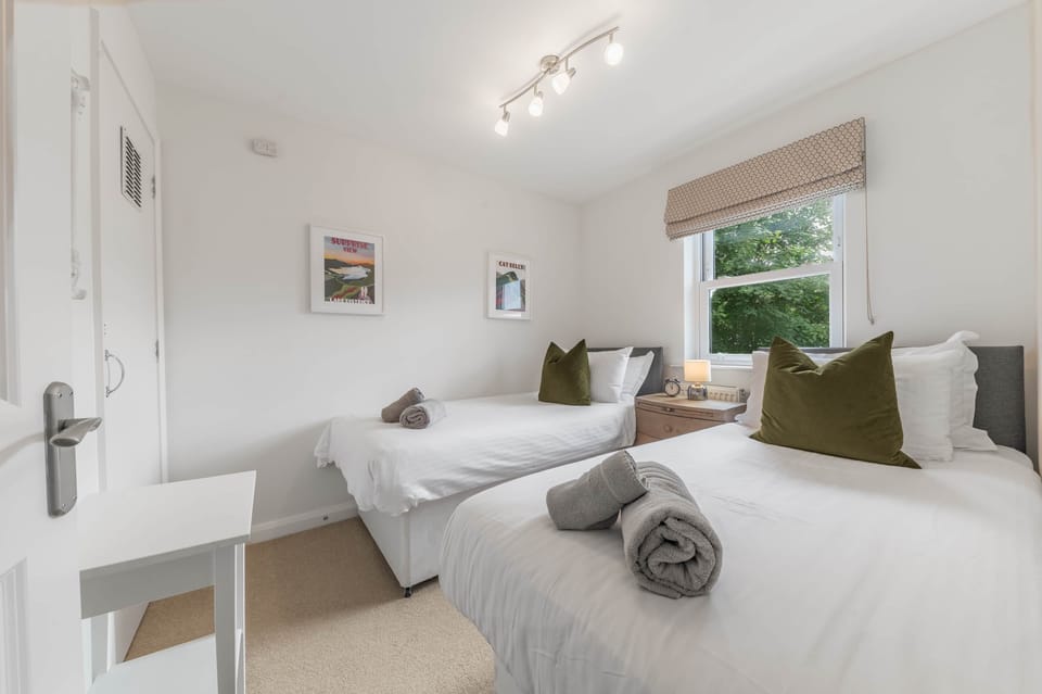 twin bedroom