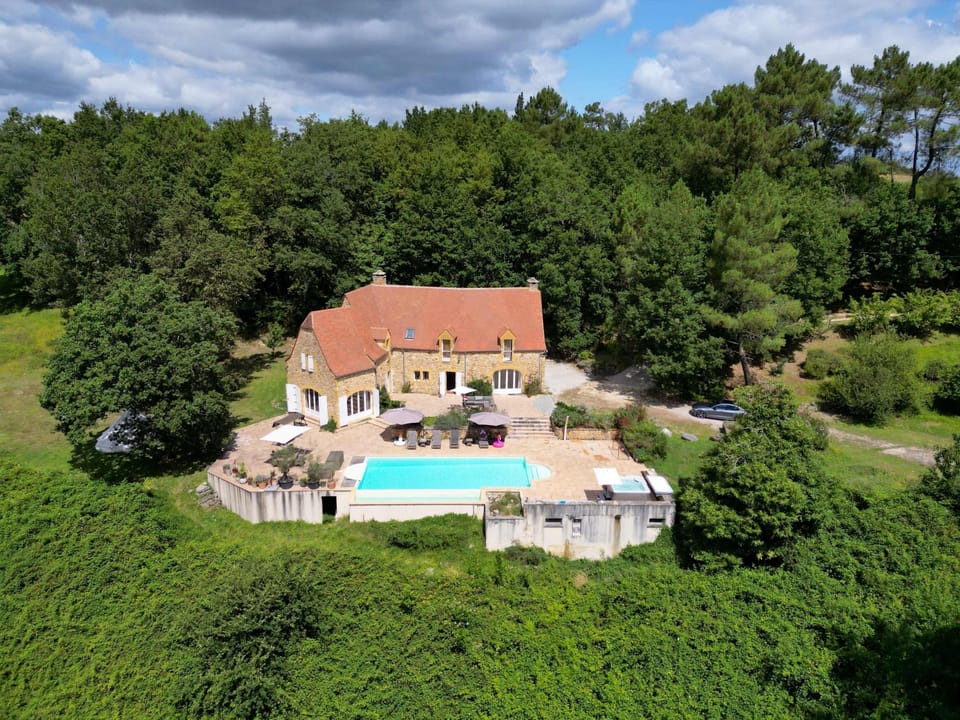 House | 5 bedrooms, Internet