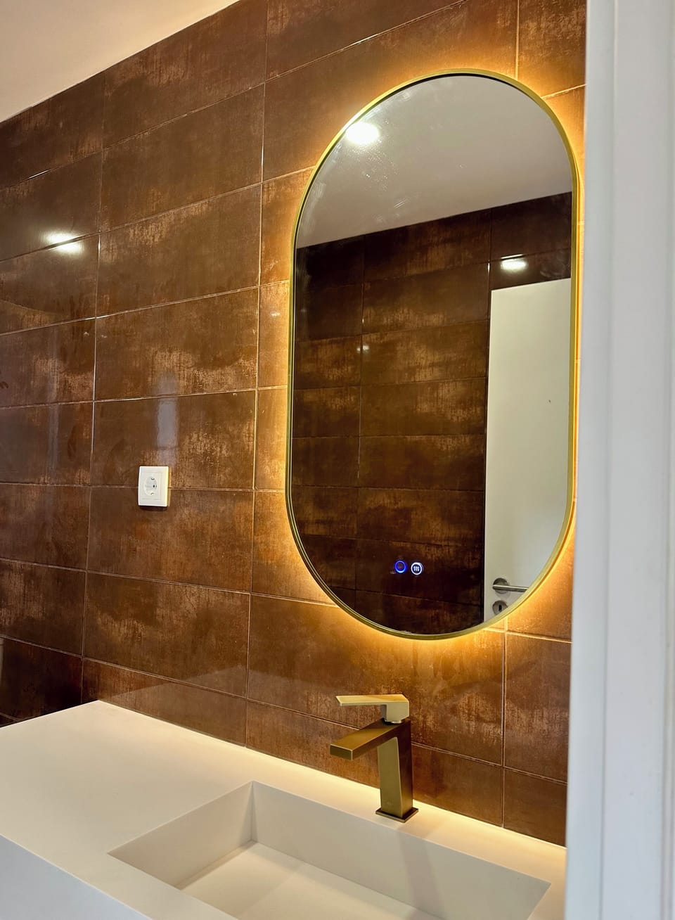 Deluxe Double Room, Pool View | Bathroom | Free toiletries, hair dryer, bidet, towels