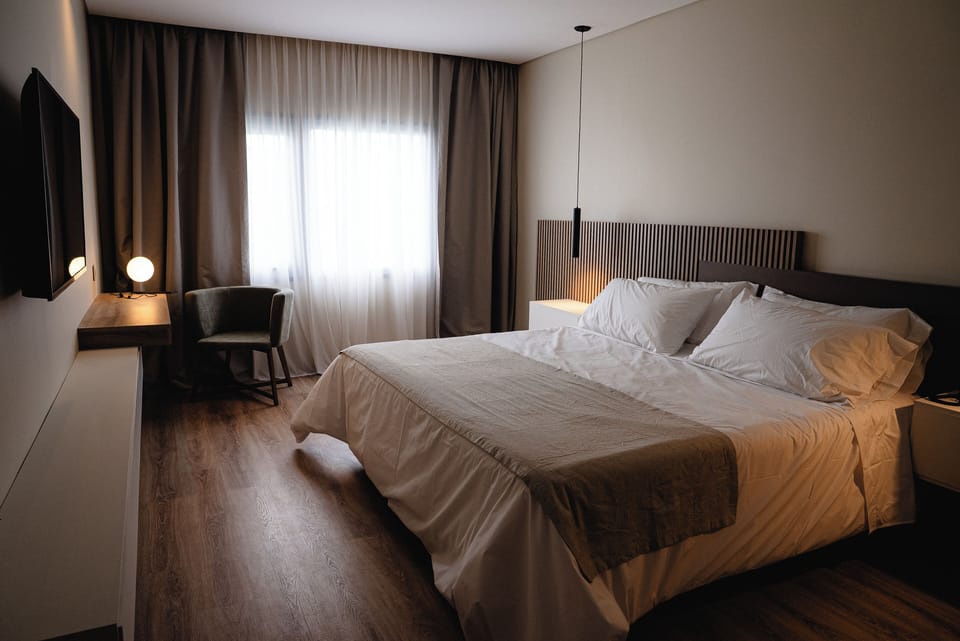 Superior Double Room, 1 King Bed | Minibar, in-room safe, desk, laptop workspace