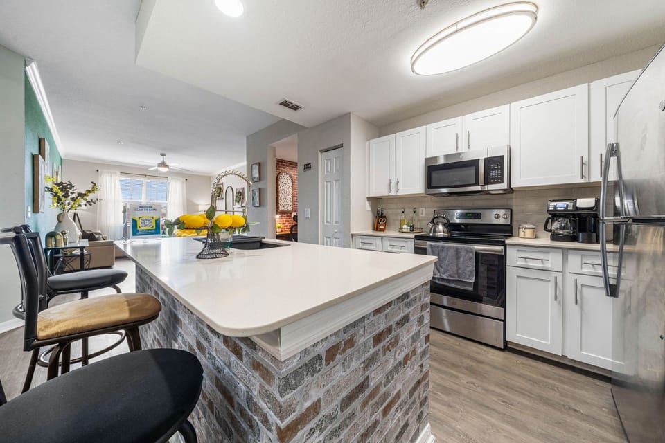 House | 3 bedrooms, desk