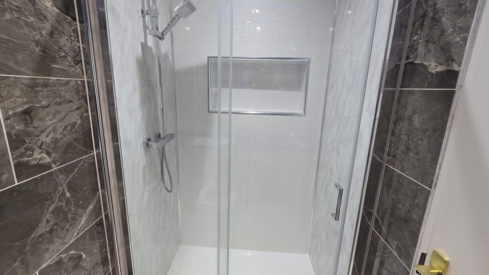 Shower, towels