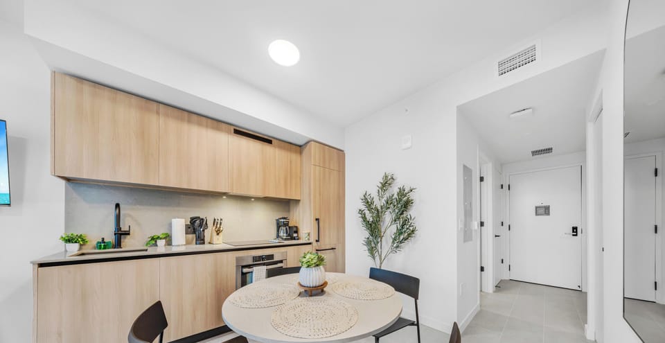 Condo, Balcony, City View | Dining