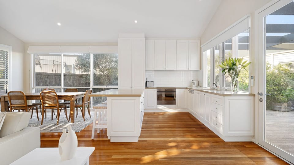 Full kitchen 