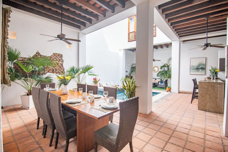 House, Pool View | Dining room