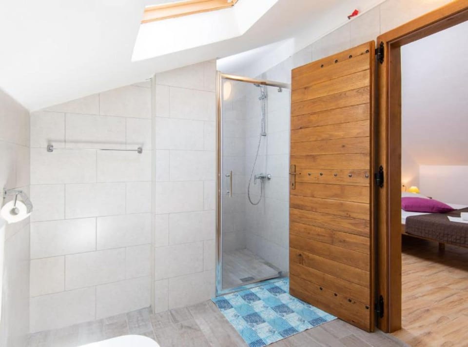 Villa (Four Bedroom Villa with Outdoor Swimm) | Bathroom