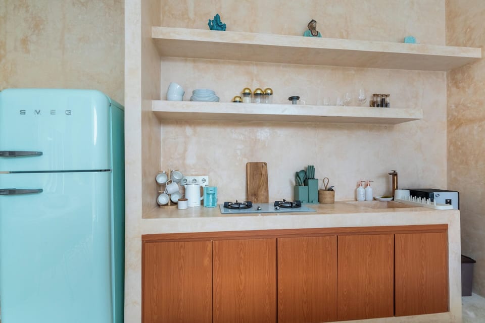 Family Villa, Lanai, Courtyard View | Private kitchen | Electric kettle