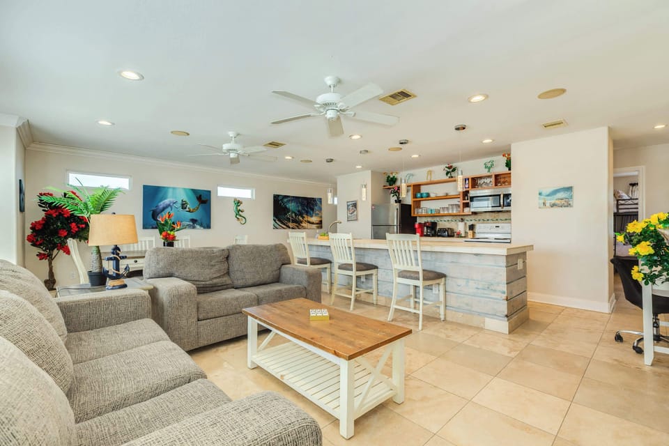 Lookout (upper unit)-Living Area