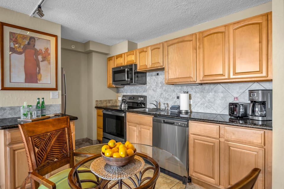The fully equipped kitchen offers a convenient space to cook  KS-736