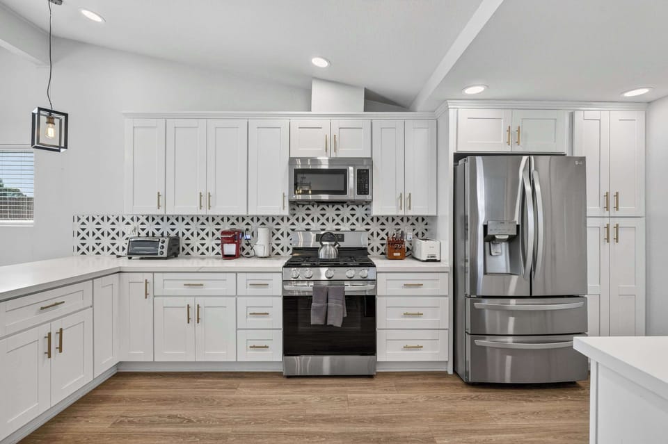 Stylish kitchen with stainless steel appliances ✨